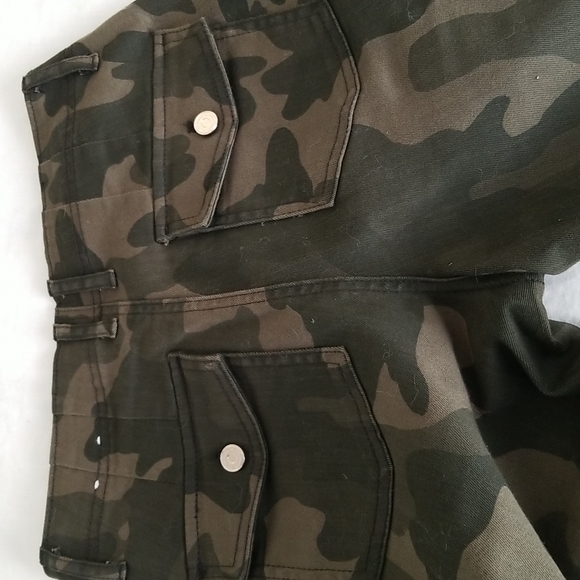 WHBM Camo Utility Pants, Stretchy Sz 2 - Picture 5 of 15